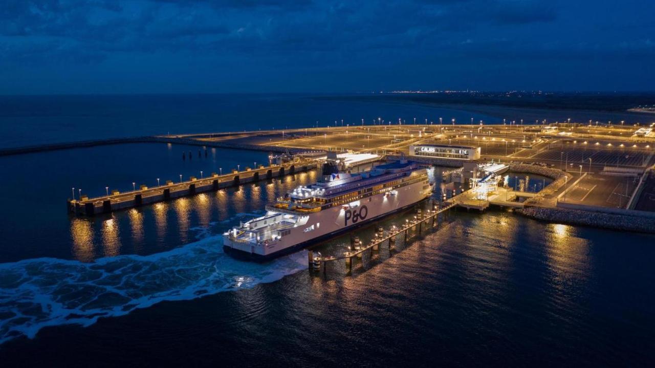 Le Logis De La Marina Daire Calais Dış mekan fotoğraf